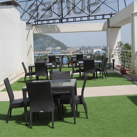 Starlit Suites Neemrana Kültér fotó