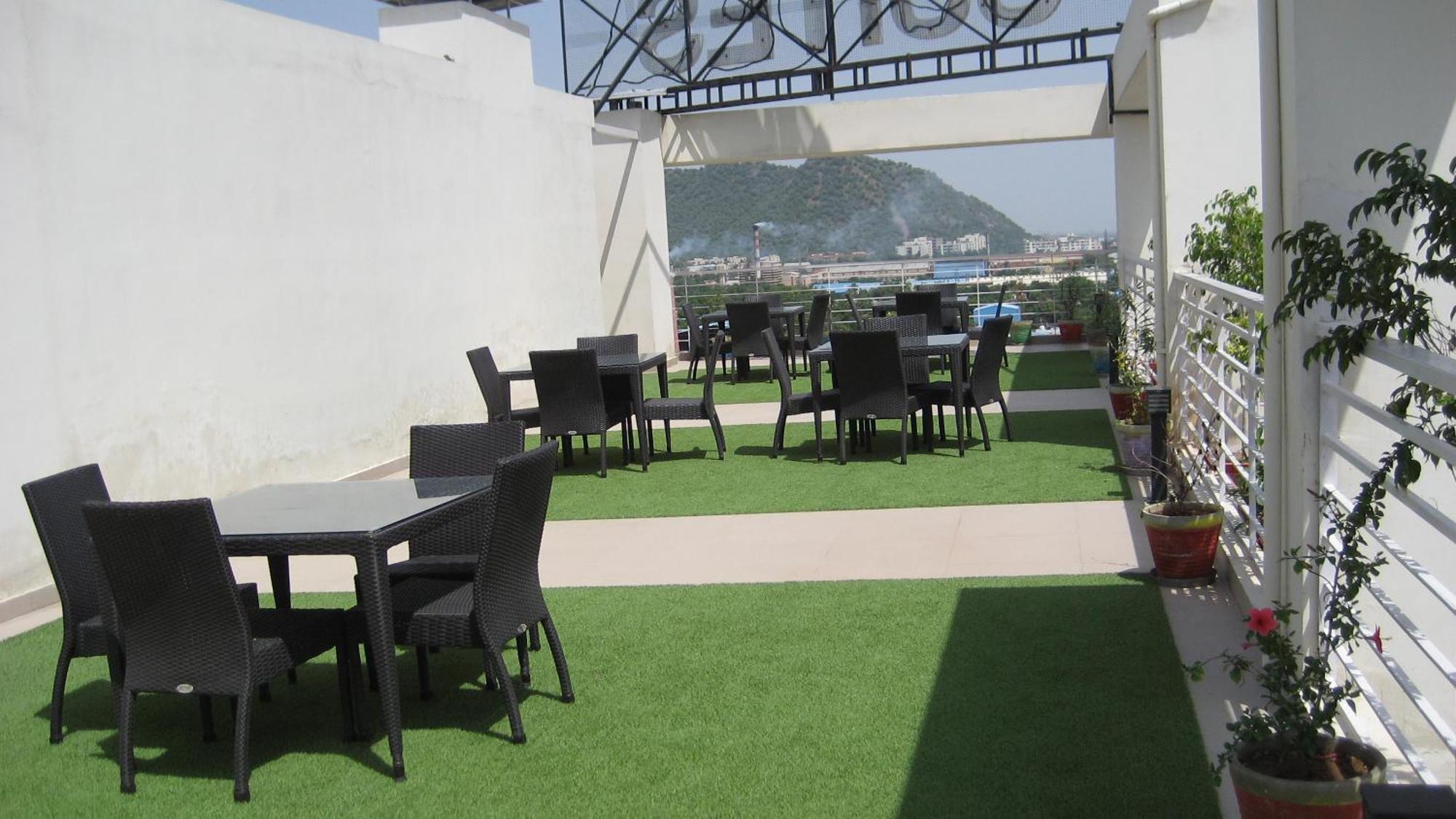 Starlit Suites Neemrana Kültér fotó