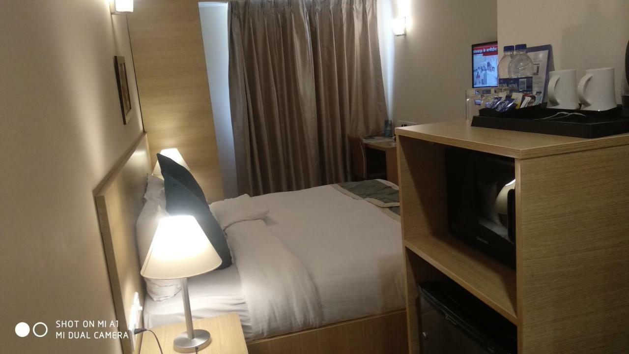 Starlit Suites Neemrana Kültér fotó