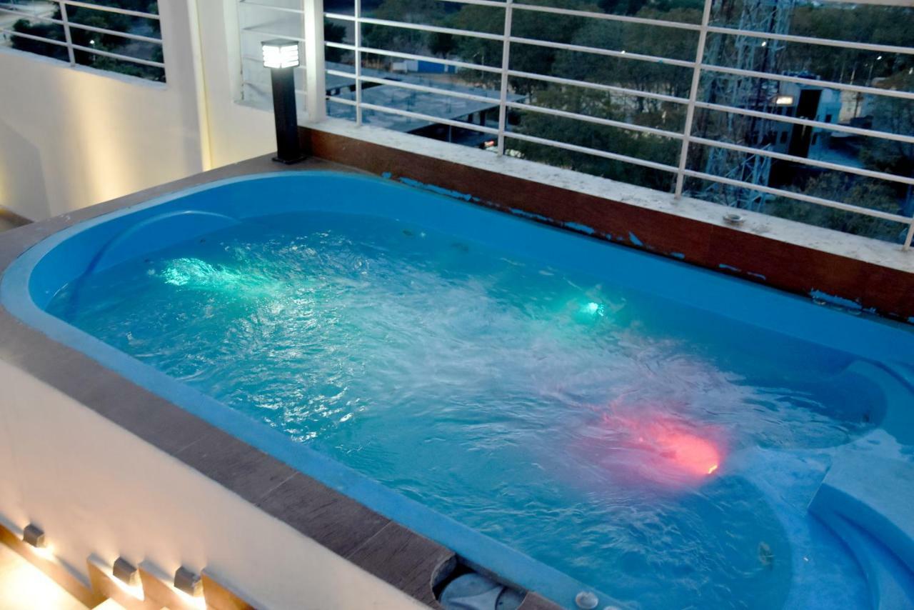 Starlit Suites Neemrana Kültér fotó