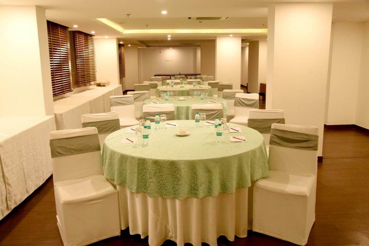 Starlit Suites Neemrana Kültér fotó