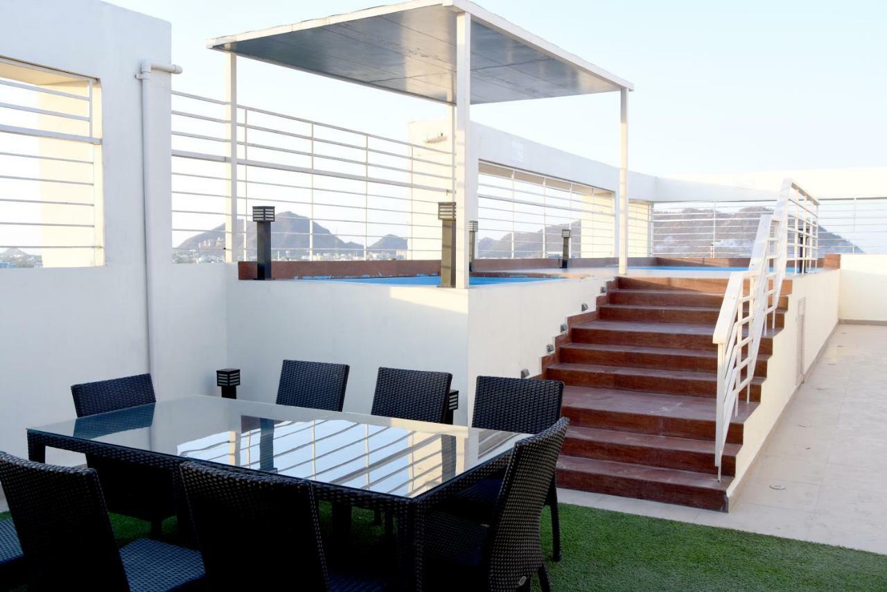 Starlit Suites Neemrana Kültér fotó