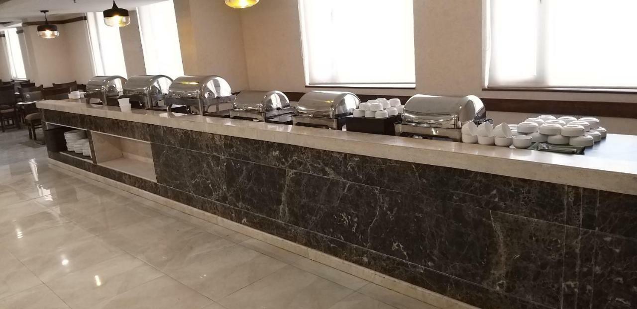 Starlit Suites Neemrana Kültér fotó